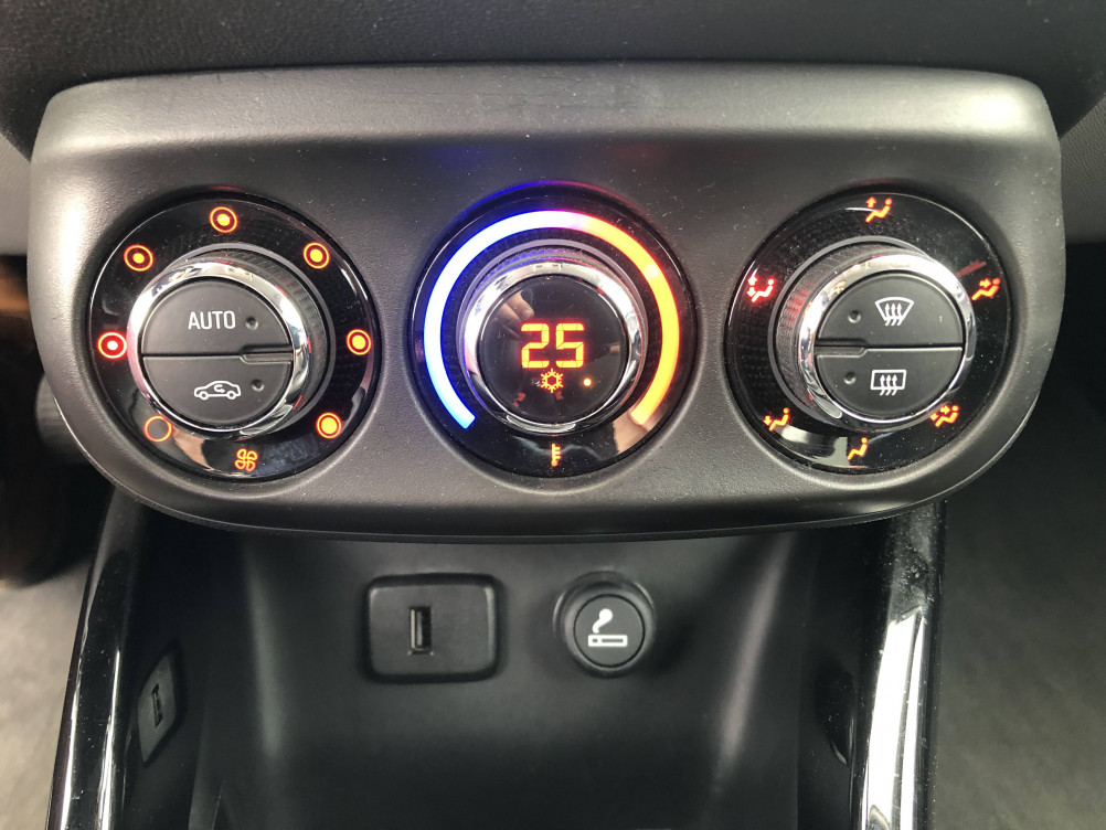 Acheter Opel Corsa E Corsa 1.4 Turbo 100 ch Innovation 5p occasion dans les concessions du Groupe Faurie