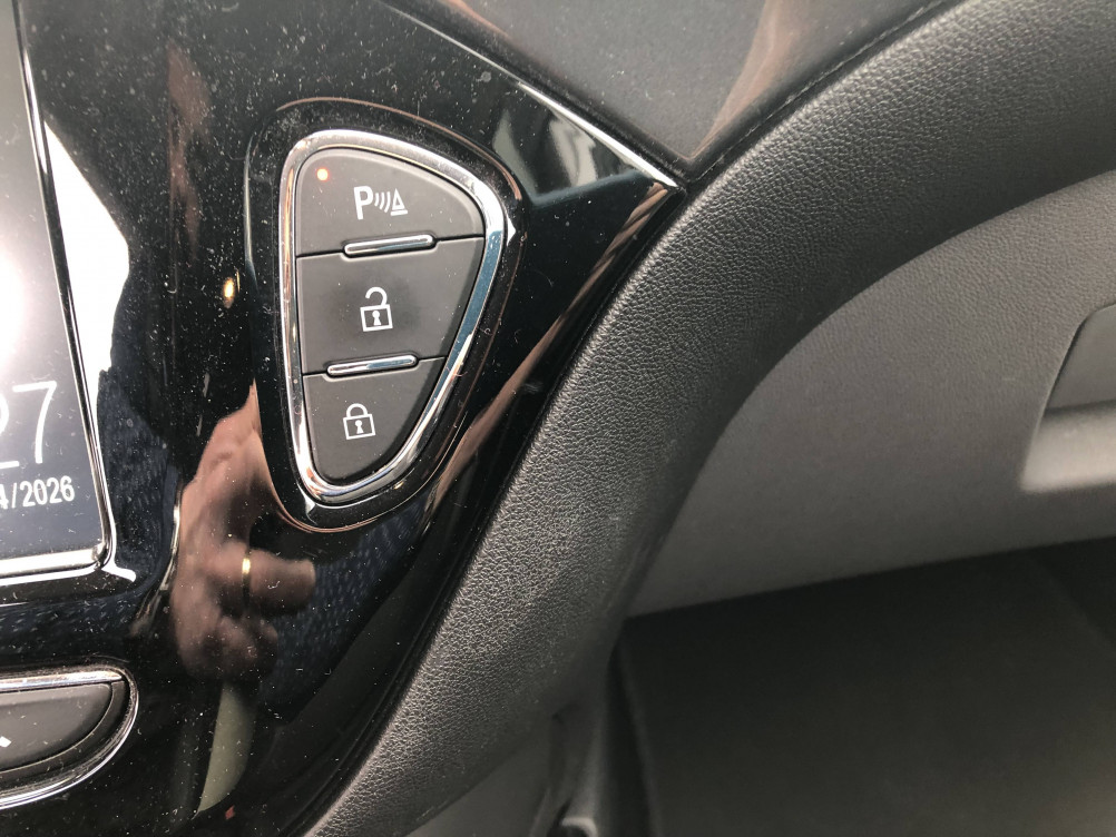 Acheter Opel Corsa E Corsa 1.4 Turbo 100 ch Innovation 5p occasion dans les concessions du Groupe Faurie