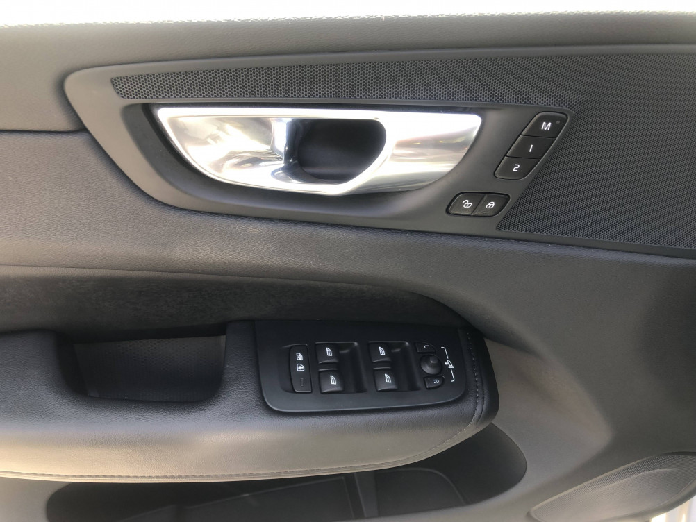 Acheter Volvo XC60 XC60 B4 197 ch Geartronic 8 Plus Style Chrome 5p occasion dans les concessions du Groupe Faurie