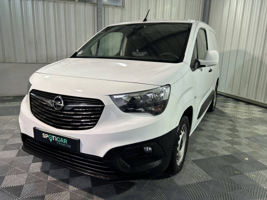 Acheter Opel Combo COMBO CARGO 1.5 100 CH S/S L1H1 BVM5 AUGMENTE PACK CLIM 4p occasion dans les concessions du Groupe Faurie