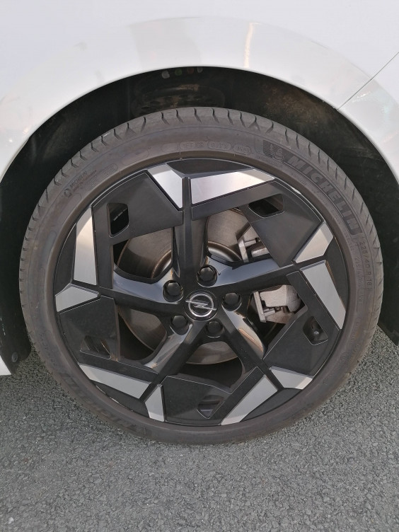 Acheter Opel Astra Astra Hybrid Rechargeable 225 ch BVA8 GSe 5p neuf dans les concessions du Groupe Faurie
