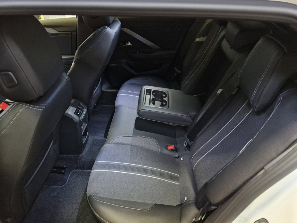 Acheter Opel Astra Astra Sports Tourer 1.2 Turbo Hybride 136 ch e-DCT6 GS 5p neuf dans les concessions du Groupe Faurie