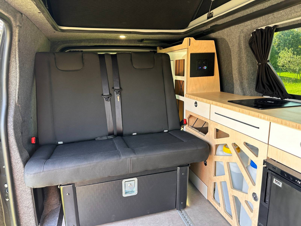 Acheter Opel Vivaro Fourgon VIVARO VAN AMENAGE BLUEHDI 180 S&S EAT8 100 KMS 4 PLACES  4p occasion dans les concessions du Groupe Faurie