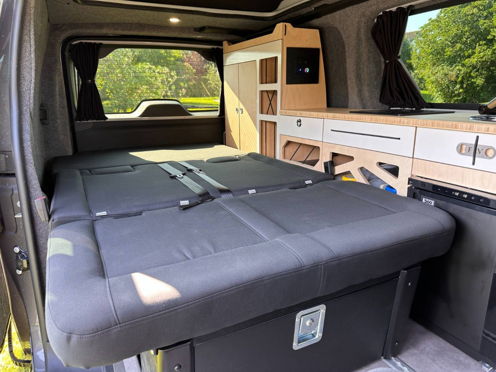 Acheter Opel Vivaro Fourgon VIVARO VAN AMENAGE BLUEHDI 180 S&S EAT8 100 KMS 4 PLACES  4p occasion dans les concessions du Groupe Faurie