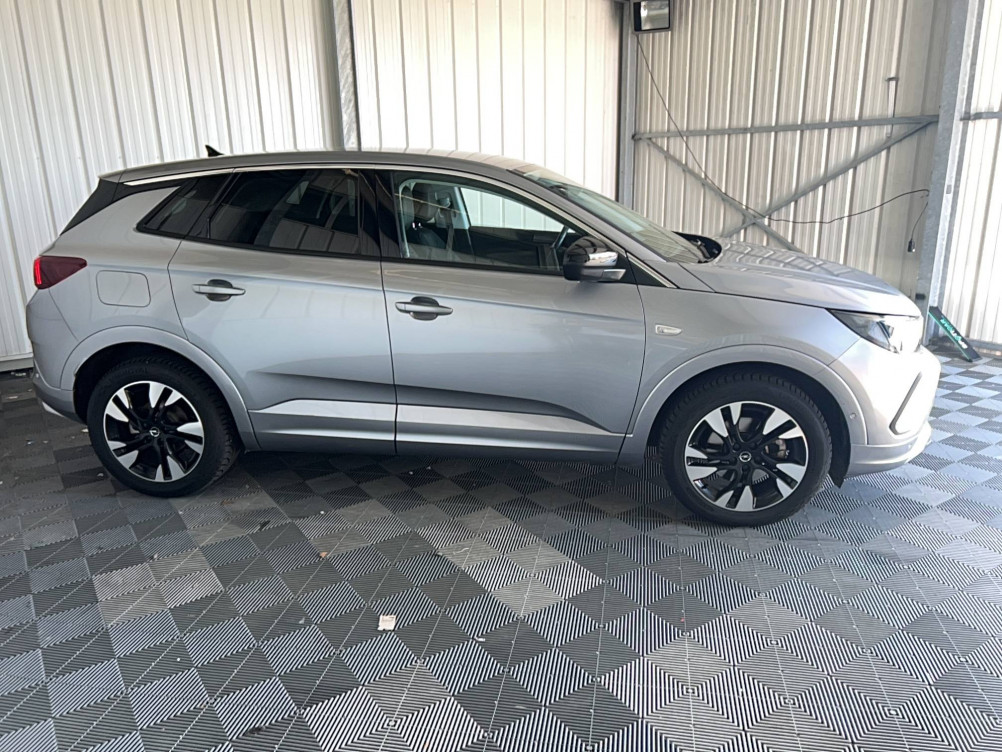 Acheter Opel Grandland Grandland 1.5 Diesel 130 ch BVA8 Elegance Business 5p occasion dans les concessions du Groupe Faurie