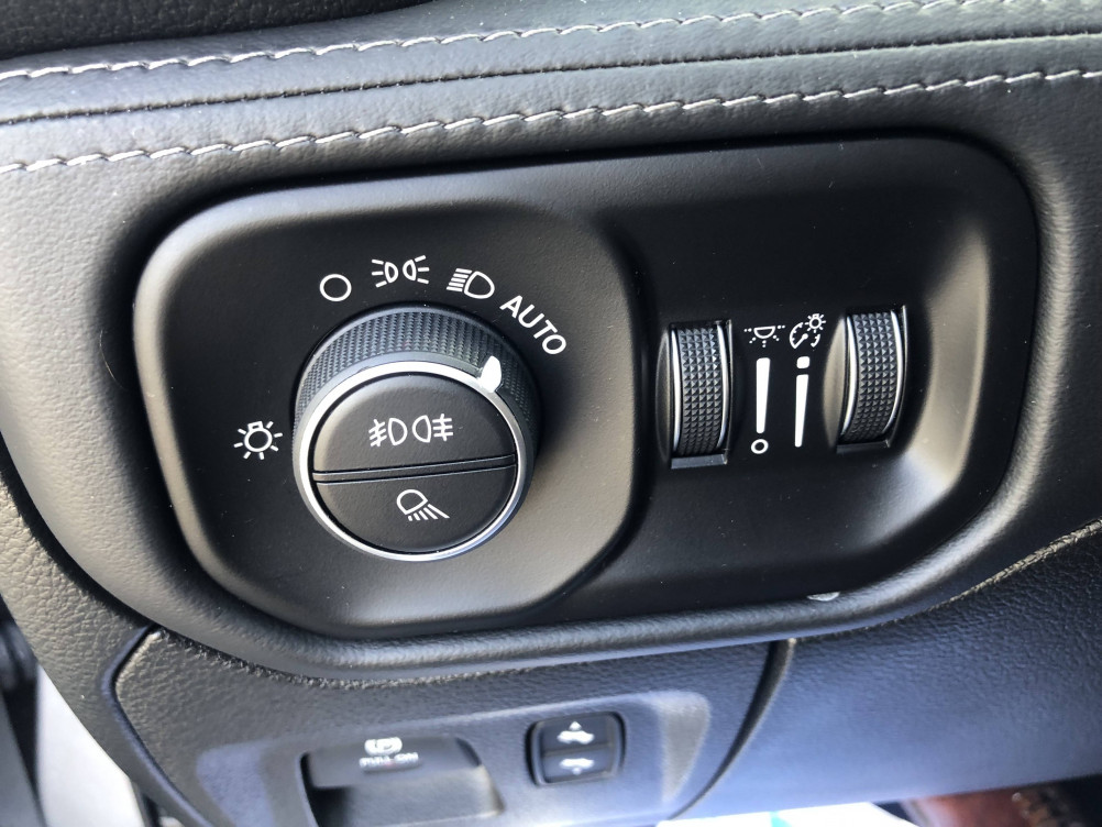Acheter Dodge RAM Ram DODGE NITRO RAM 1500 DT 5.7L 395CH V8 HEMI MDS VVT BVA8 LIMITED NIGHT EDITION CR 5p occasion dans les concessions du Groupe Faurie