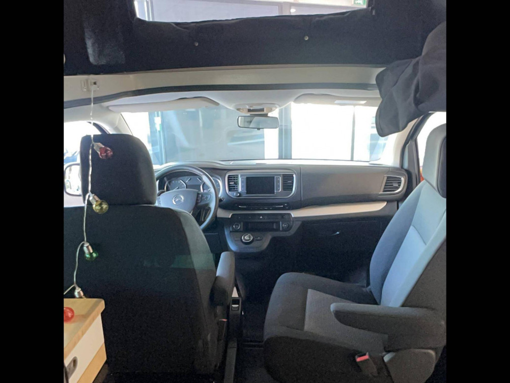 Acheter Opel Vivaro VIVARO VAN AMENAGE BLUEHDI 180 S&S EAT8 100 KMS 4 PLACES  4p occasion dans les concessions du Groupe Faurie