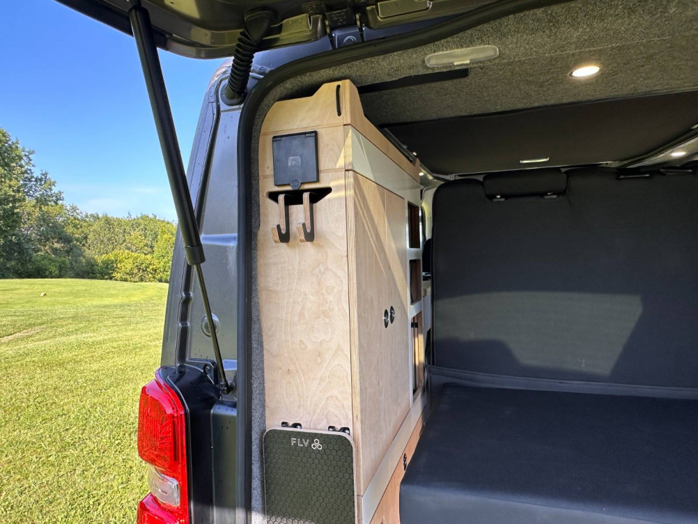 Acheter Opel Vivaro VIVARO VAN AMENAGE BLUEHDI 180 S&S EAT8 100 KMS 4 PLACES  4p occasion dans les concessions du Groupe Faurie