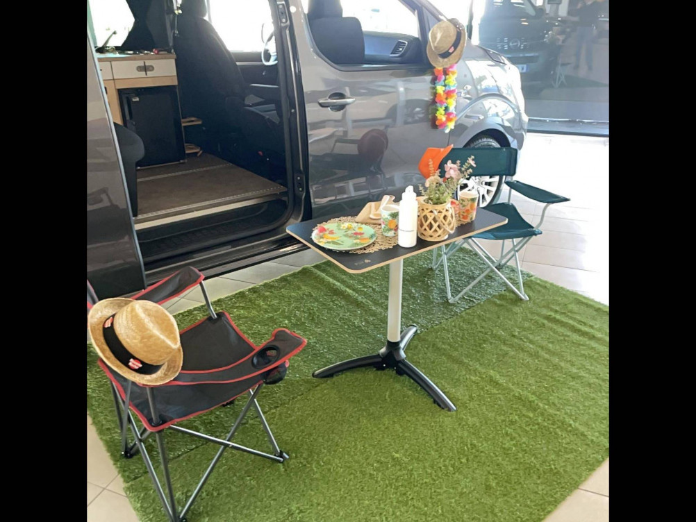 Acheter Opel Vivaro VIVARO VAN AMENAGE BLUEHDI 180 S&S EAT8 100 KMS 4 PLACES  4p occasion dans les concessions du Groupe Faurie