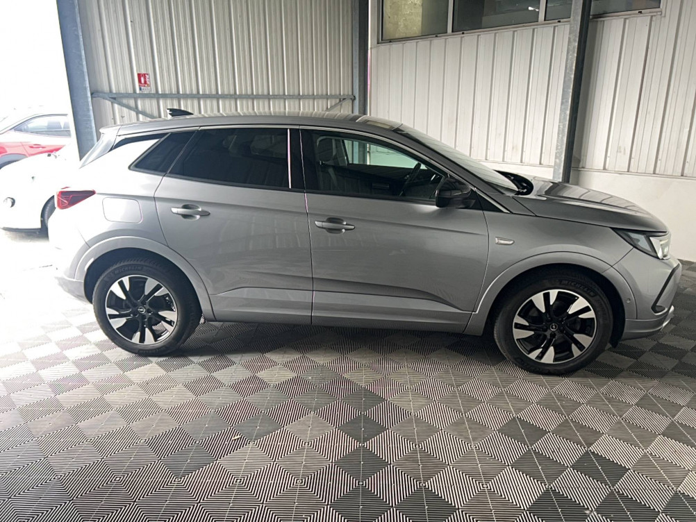 Acheter Opel Grandland Grandland 1.5 Diesel 130 ch BVA8 Elegance Business 5p occasion dans les concessions du Groupe Faurie