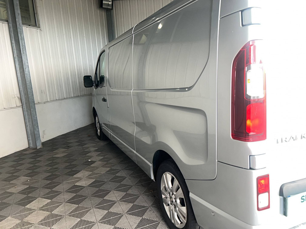 Acheter Renault Trafic 3 TRAFIC FGN L2H1 3000 KG BLUE DCI 170 EDC GRAND CONFORT 4p occasion dans les concessions du Groupe Faurie