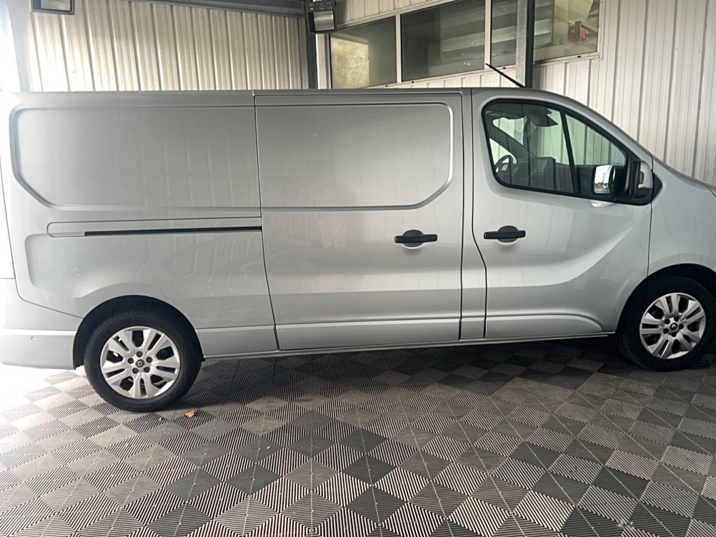 Acheter Renault Trafic 3 TRAFIC FGN L2H1 3000 KG BLUE DCI 170 EDC GRAND CONFORT 4p occasion dans les concessions du Groupe Faurie
