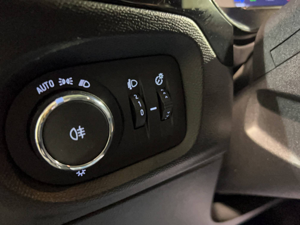 Acheter Opel Corsa E Corsa Electrique 136 ch & Batterie 50 kWh Edition 5p occasion dans les concessions du Groupe Faurie