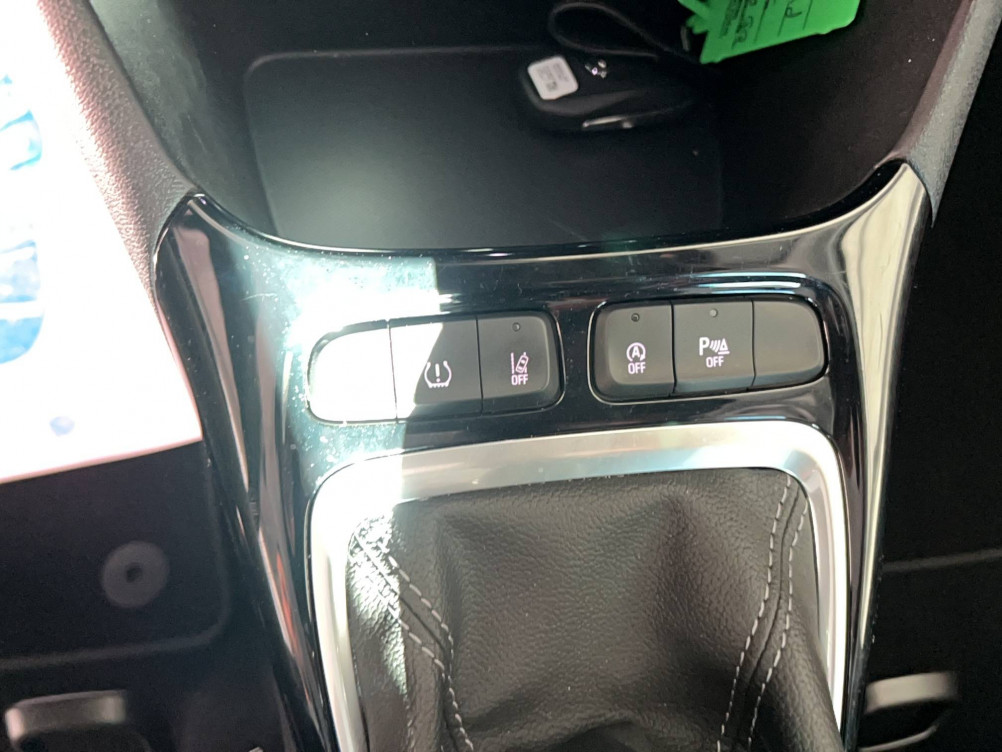 Acheter Opel Crossland Crossland 1.2 Turbo 110 ch BVM6 Design & Tech 5p occasion dans les concessions du Groupe Faurie