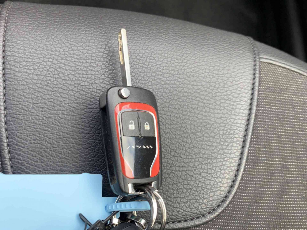 Acheter Opel Adam Adam 1.4 Twinport 87 ch S/S Black Edition 3p occasion dans les concessions du Groupe Faurie