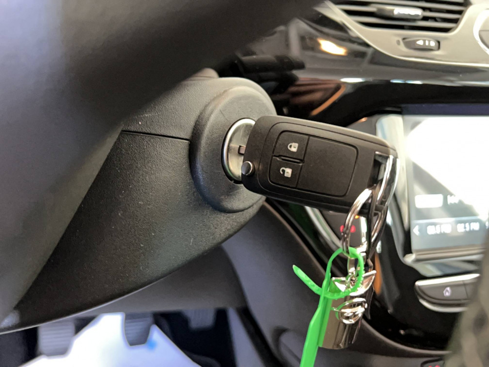 Acheter Opel Corsa E Corsa 1.4 90 ch Black Edition 5p occasion dans les concessions du Groupe Faurie