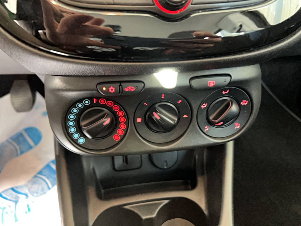 Acheter Opel Corsa E Corsa 1.4 90 ch Black Edition 5p occasion dans les concessions du Groupe Faurie