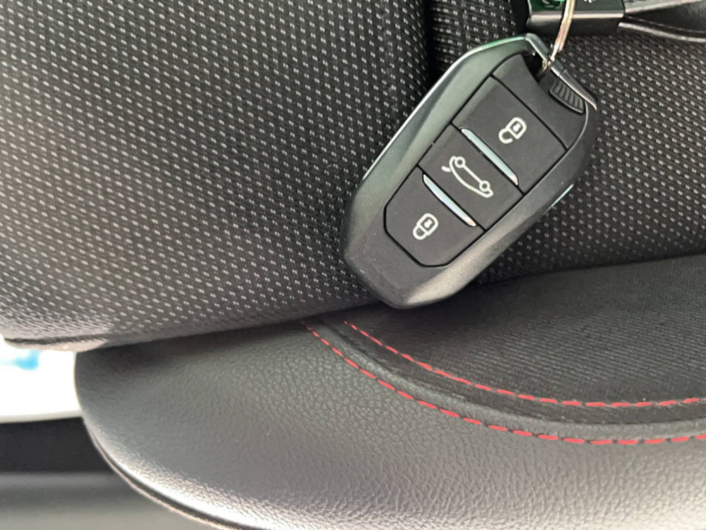 Acheter Opel Crossland Crossland 1.2 Turbo 110 ch BVM6 Design & Tech 5p occasion dans les concessions du Groupe Faurie