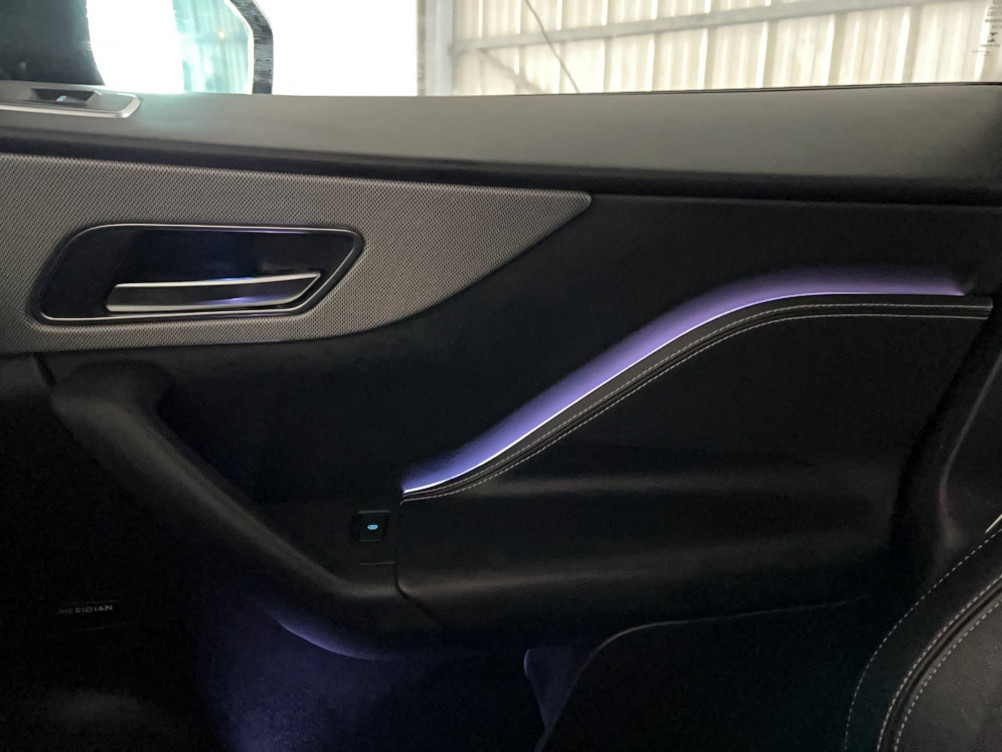 Acheter Jaguar F-Pace F-Pace 2.0 D - 180 ch  AWD BVA8 Chequered Flag 5p occasion dans les concessions du Groupe Faurie