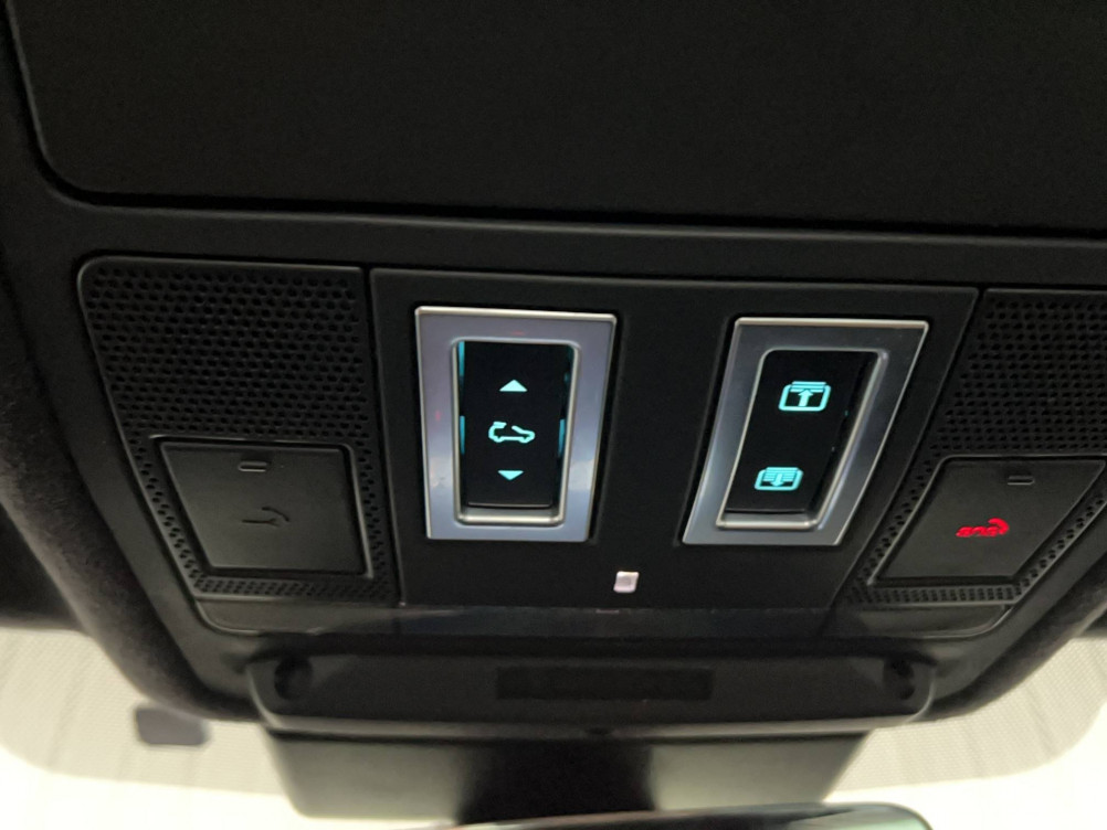 Acheter Jaguar F-Pace F-Pace 2.0 D - 180 ch  AWD BVA8 Chequered Flag 5p occasion dans les concessions du Groupe Faurie