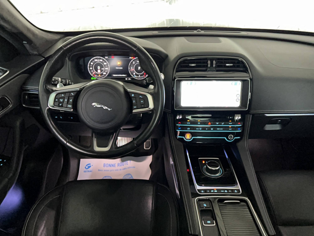 Acheter Jaguar F-Pace F-Pace 2.0 D - 180 ch  AWD BVA8 Chequered Flag 5p occasion dans les concessions du Groupe Faurie