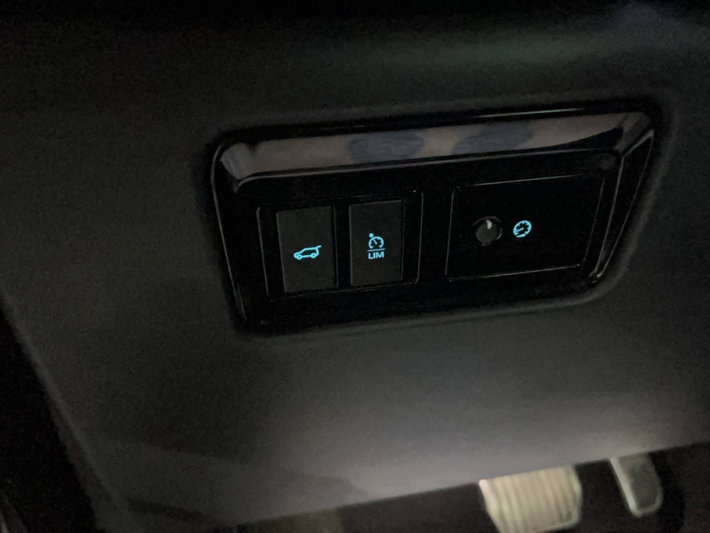 Acheter Jaguar F-Pace F-Pace 2.0 D - 180 ch  AWD BVA8 Chequered Flag 5p occasion dans les concessions du Groupe Faurie