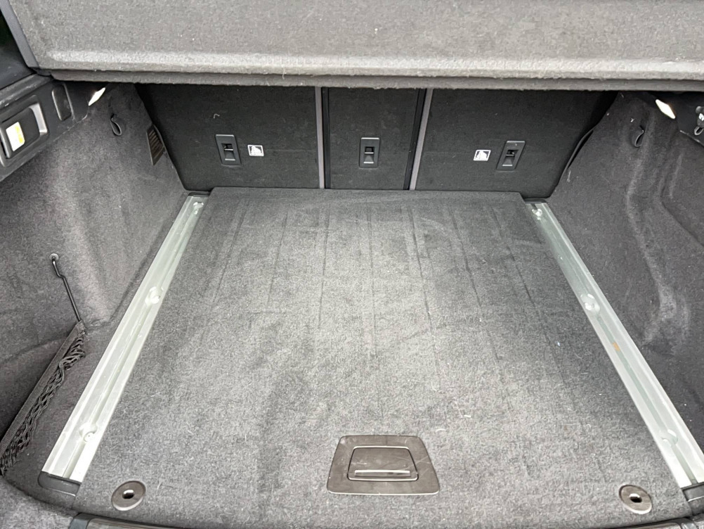 Acheter Jaguar F-Pace F-Pace 2.0 D - 180 ch  AWD BVA8 Chequered Flag 5p occasion dans les concessions du Groupe Faurie