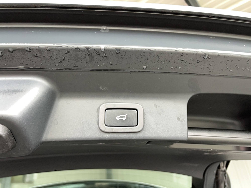 Acheter Jaguar F-Pace F-Pace 2.0 D - 180 ch  AWD BVA8 Chequered Flag 5p occasion dans les concessions du Groupe Faurie