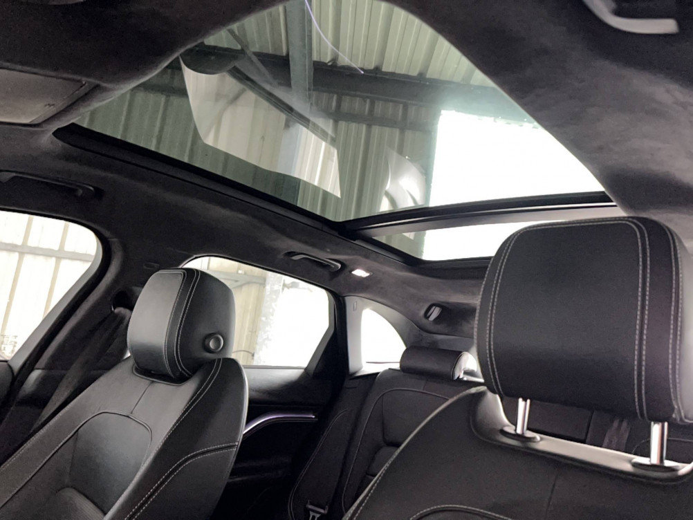 Acheter Jaguar F-Pace F-Pace 2.0 D - 180 ch  AWD BVA8 Chequered Flag 5p occasion dans les concessions du Groupe Faurie