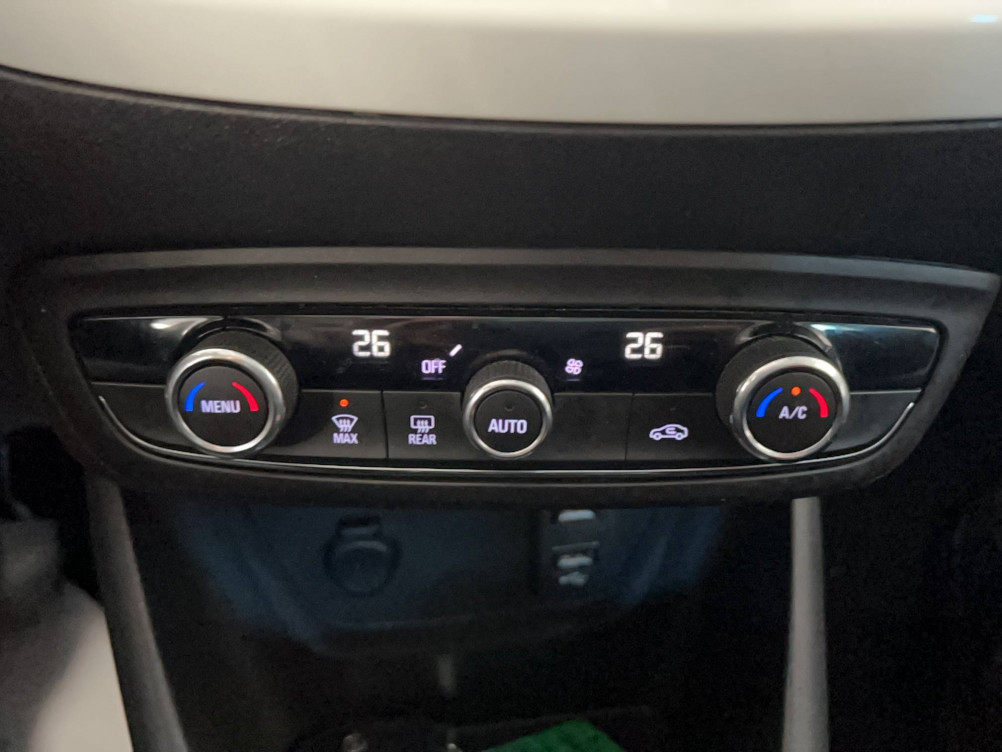 Acheter Opel Crossland X Crossland X 1.2 Turbo 130 ch Design 120 ans 5p occasion dans les concessions du Groupe Faurie