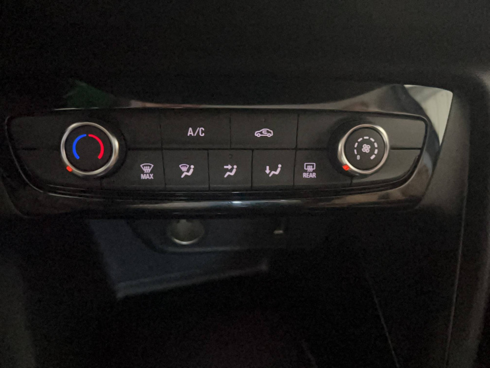 Acheter Opel Corsa Corsa 1.2 75 ch BVM5 Elegance Business 5p occasion dans les concessions du Groupe Faurie