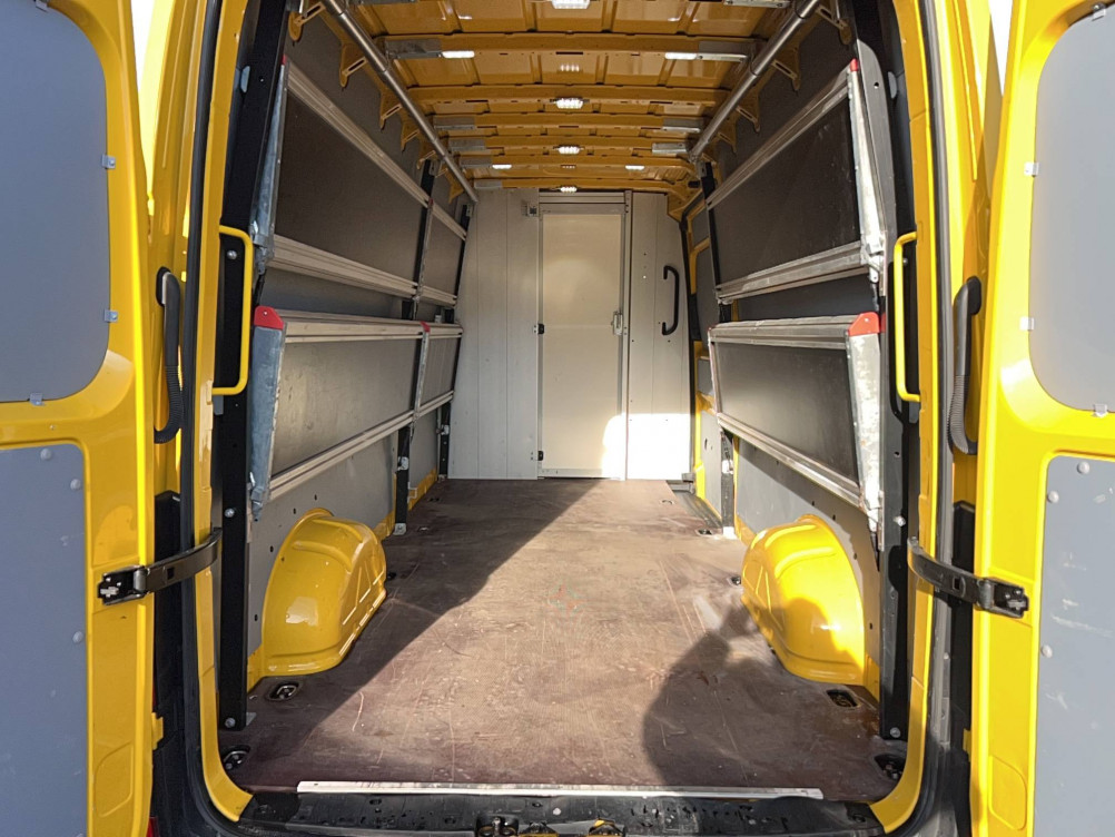 Acheter Volkswagen Crafter CRAFTER VAN 35 L4H3 2.0 TDI 140 CH BUSINESS LINE 4p occasion dans les concessions du Groupe Faurie