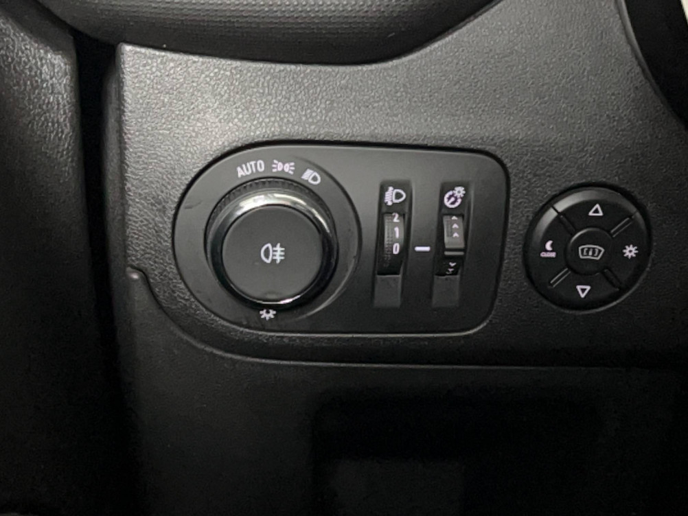 Acheter Opel Crossland Crossland 1.2 Turbo 110 ch BVM6 Elegance Business 5p occasion dans les concessions du Groupe Faurie