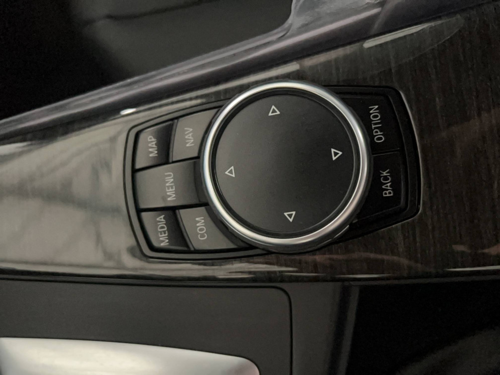 Acheter Bmw Série 3 F30/F31 318i 136 ch Luxury Edition "Hello Future" A 4p occasion dans les concessions du Groupe Faurie