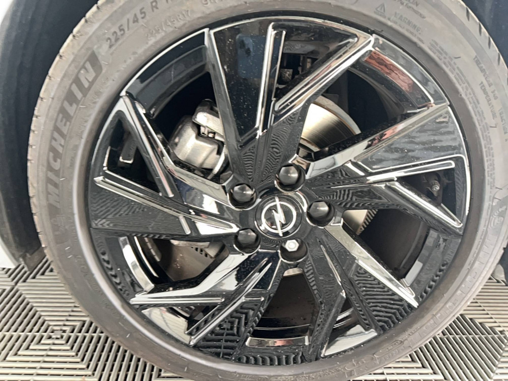 Acheter Opel Astra Astra 1.2 Turbo 130 ch BVA8 GS 5p occasion dans les concessions du Groupe Faurie