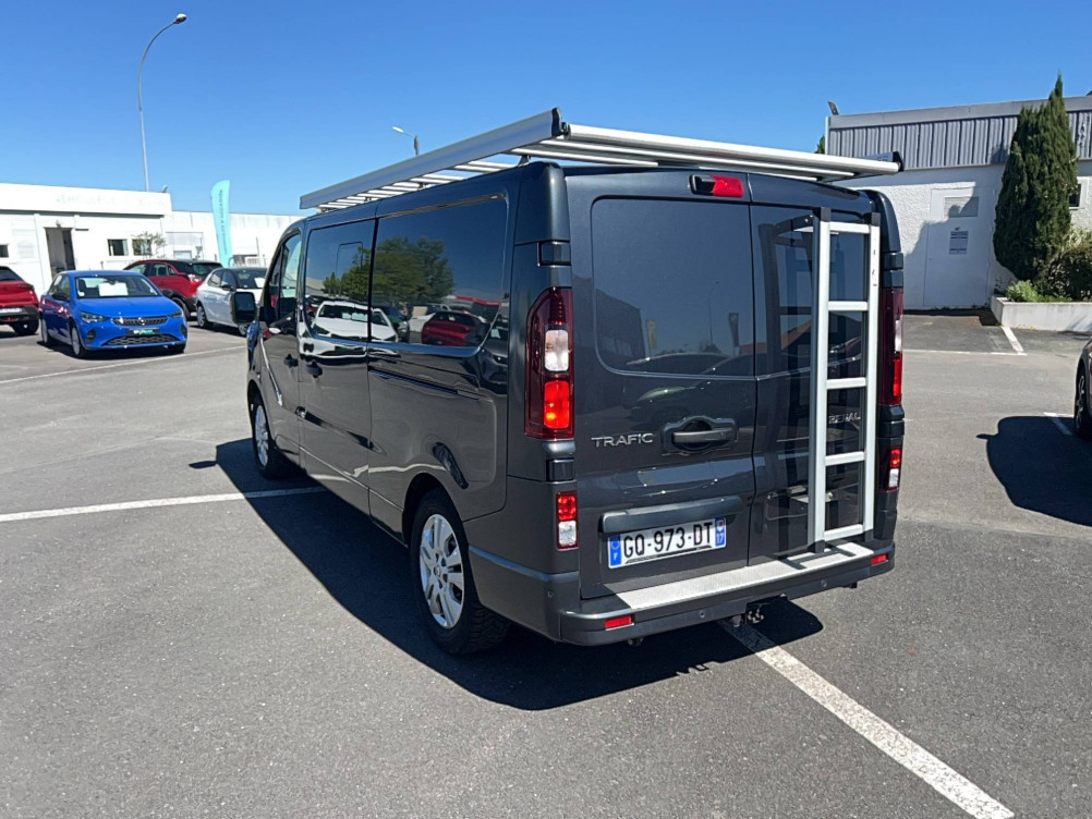 Acheter Renault Trafic 3 TRAFIC CA L2H1 3000 KG BLUE DCI 170 EDC GRAND CONFORT 4p occasion dans les concessions du Groupe Faurie