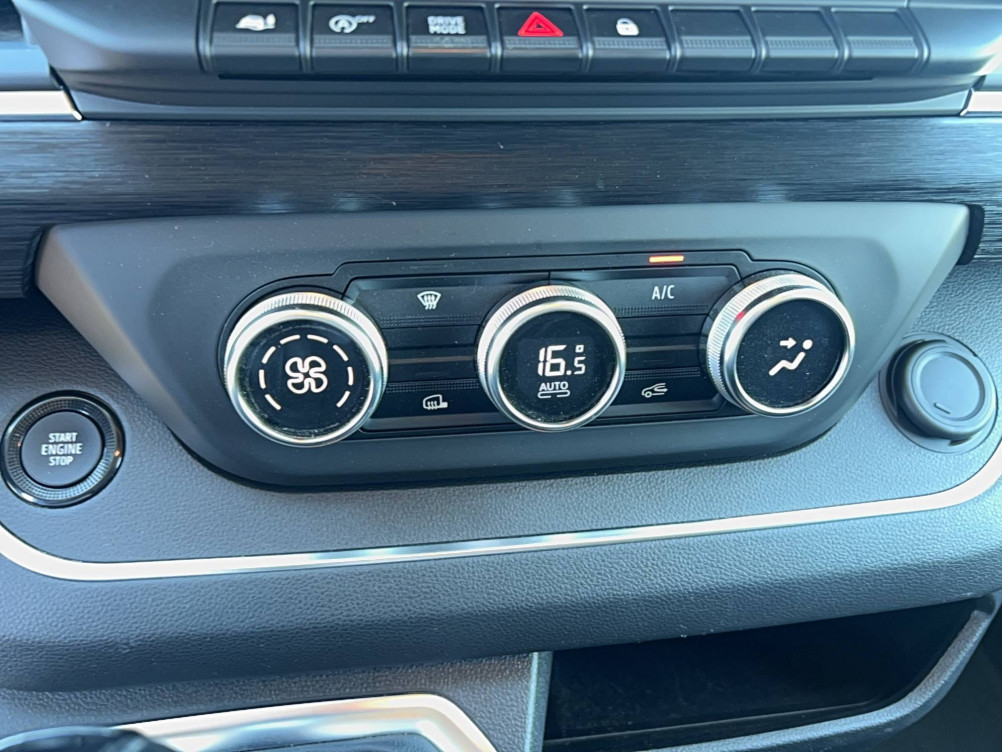 Acheter Renault Trafic 3 TRAFIC CA L2H1 3000 KG BLUE DCI 170 EDC GRAND CONFORT 4p occasion dans les concessions du Groupe Faurie