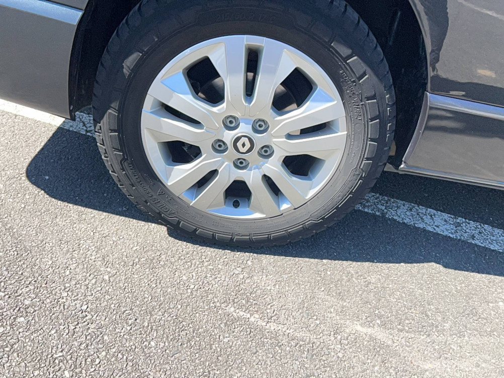 Acheter Renault Trafic 3 TRAFIC CA L2H1 3000 KG BLUE DCI 170 EDC GRAND CONFORT 4p occasion dans les concessions du Groupe Faurie