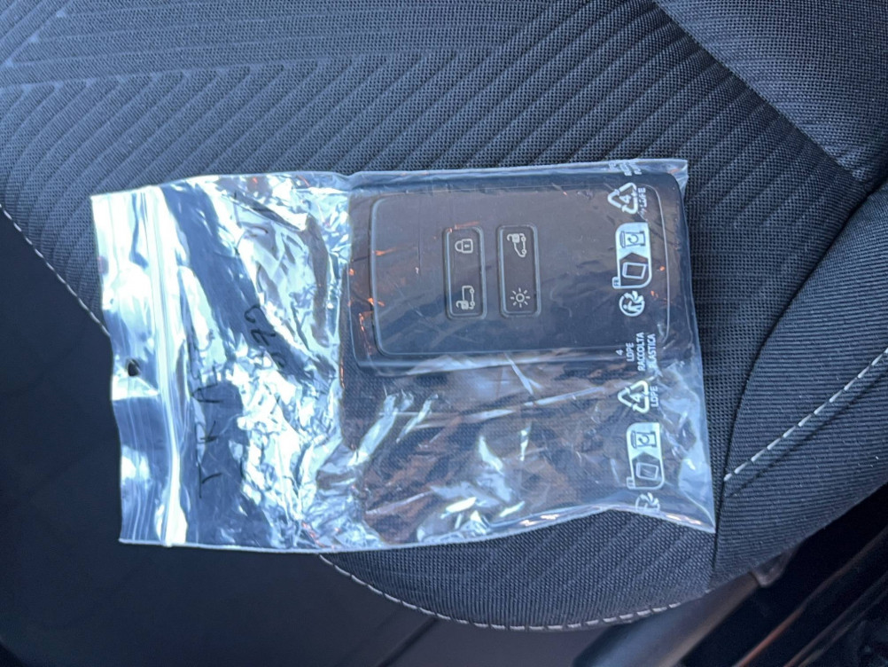 Acheter Renault Trafic 3 TRAFIC CA L2H1 3000 KG BLUE DCI 170 EDC GRAND CONFORT 4p occasion dans les concessions du Groupe Faurie