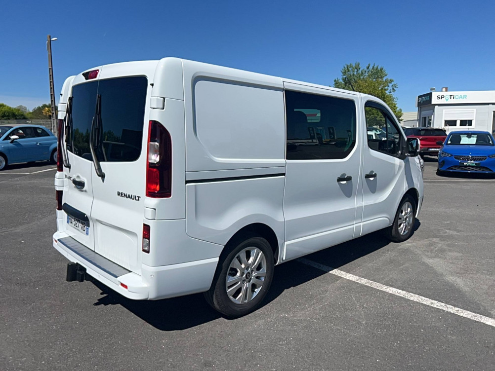 Acheter Renault Trafic 3 TRAFIC FGN L1H1 2T8 BLUE DCI 170 EDC GSR2 EXTRA 4p occasion dans les concessions du Groupe Faurie