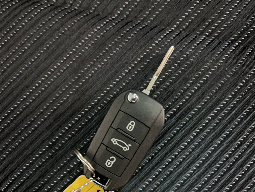 Acheter Opel Crossland X Crossland X 1.2 Turbo 110 ch Design 120 ans 5p occasion dans les concessions du Groupe Faurie