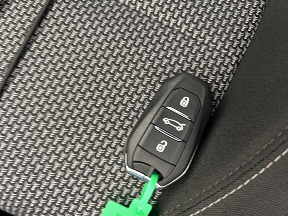 Acheter Opel Grandland Grandland Hybrid 225 ch BVA8 Elegance Business 5p occasion dans les concessions du Groupe Faurie