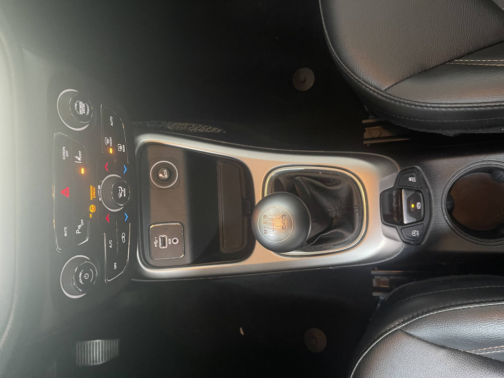 Acheter Jeep Compass Compass 1.6 I MultiJet II 120 ch BVM6 Longitude 5p occasion dans les concessions du Groupe Faurie