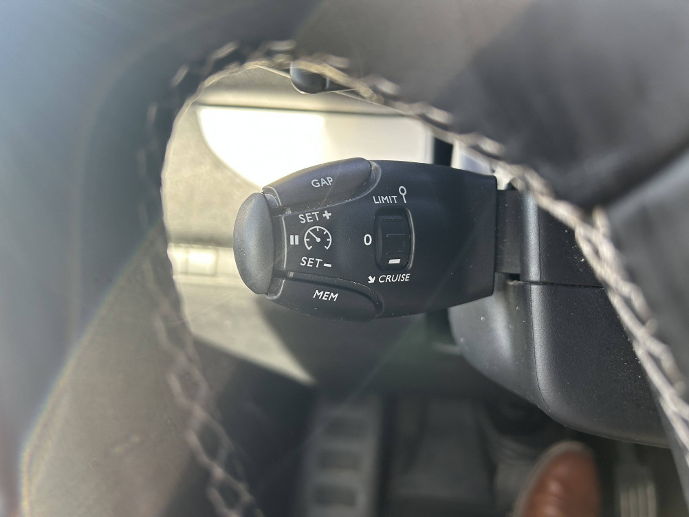 Acheter Opel Vivaro Fourgon VIVARO CA FIXE L2 2.0 DIESEL 180 CH BVA8 PACK BUSINESS 4p occasion dans les concessions du Groupe Faurie