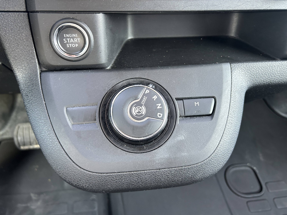 Acheter Opel Vivaro Fourgon VIVARO CA FIXE L2 2.0 DIESEL 180 CH BVA8 PACK BUSINESS 4p occasion dans les concessions du Groupe Faurie