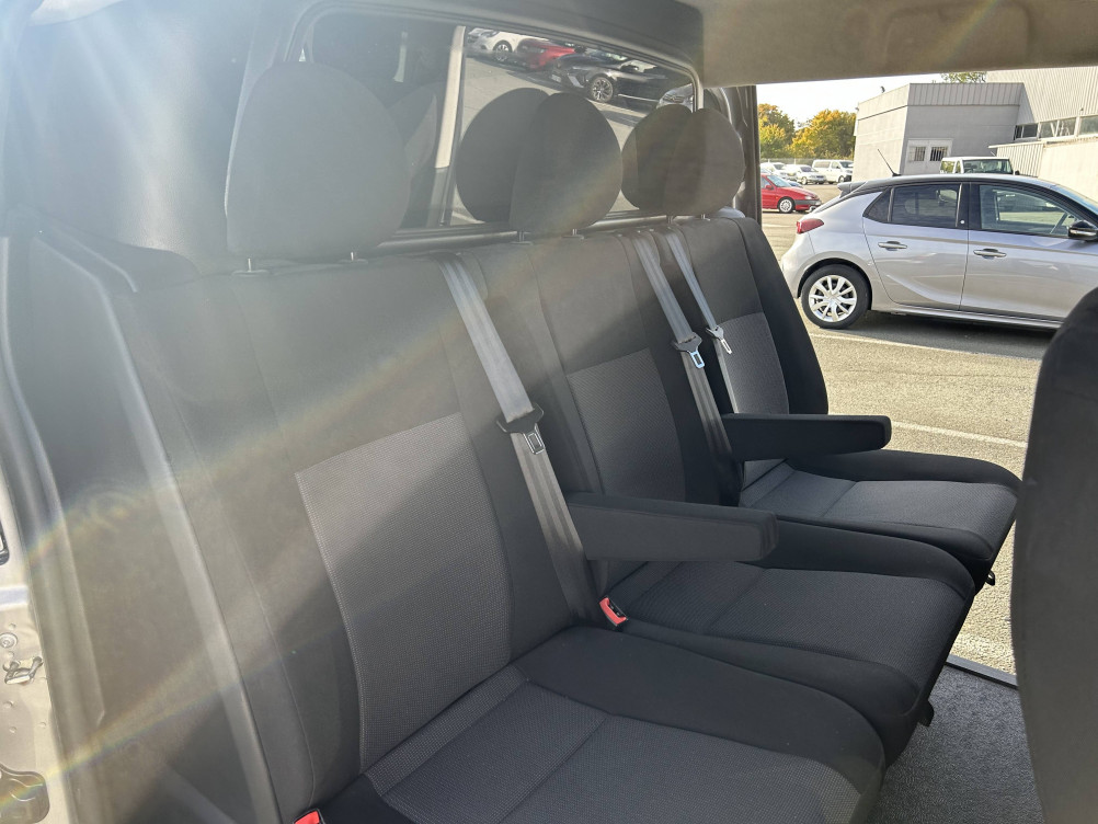 Acheter Opel Vivaro Fourgon VIVARO CA FIXE L2 2.0 DIESEL 180 CH BVA8 PACK BUSINESS 4p occasion dans les concessions du Groupe Faurie