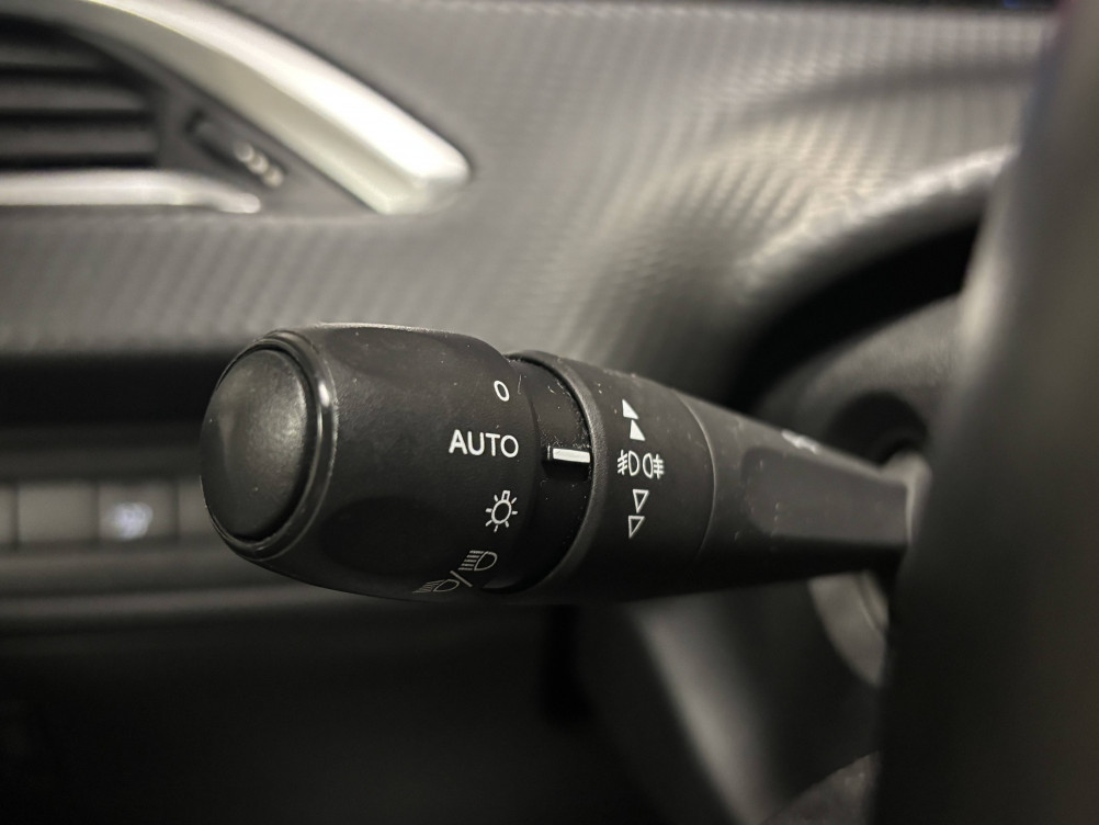 Acheter Peugeot 2008 2008 PureTech 110ch S&S EAT6 Allure Business 5p occasion dans les concessions du Groupe Faurie