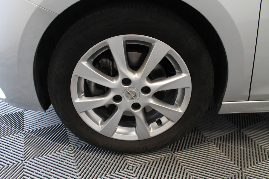 Acheter Opel Corsa Corsa 1.2 75 ch BVM5 Elegance Business 5p occasion dans les concessions du Groupe Faurie