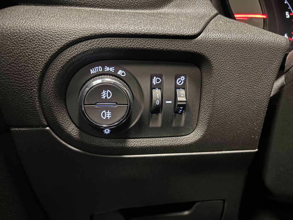 Acheter Opel Grandland X Grandland X 1.5 Diesel 130 ch Design Line 120 ans 5p occasion dans les concessions du Groupe Faurie
