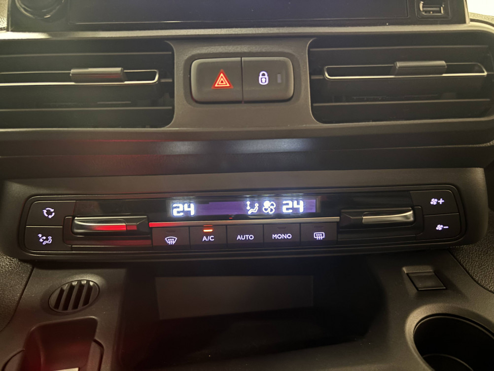 Acheter Opel Combo Combo e-Life Taille M 136 ch & Batterie 50 kw/h Elegance Pack 5p neuf dans les concessions du Groupe Faurie